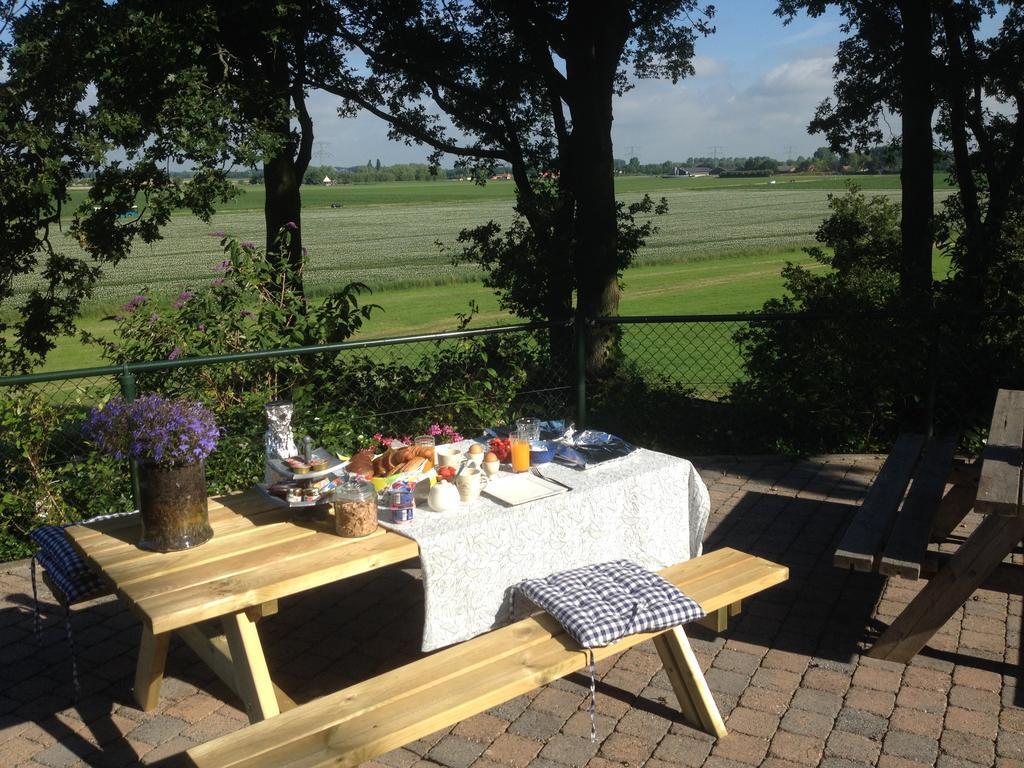 B&B Op De Brabantse Wal Halsteren Exterior foto